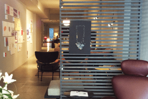 jewellery SYMPOSIUM di Akis Goumas | design K10 DODO di Toshiyuki Kita